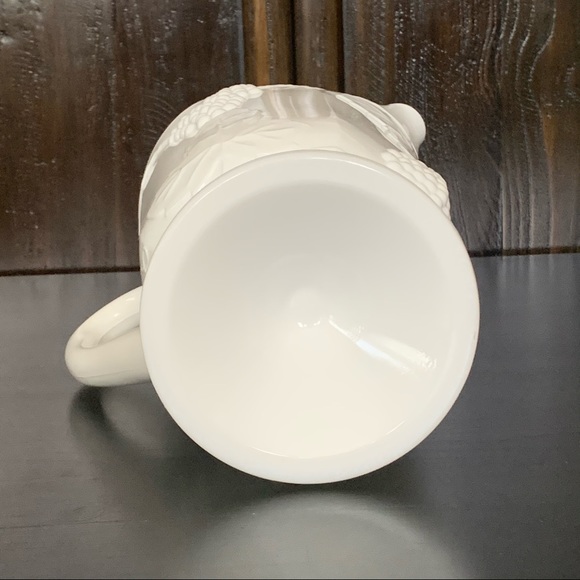 Colony Harvest Milk Glass 72oz. Ice Lip Pitcher - Picture 13 of 13